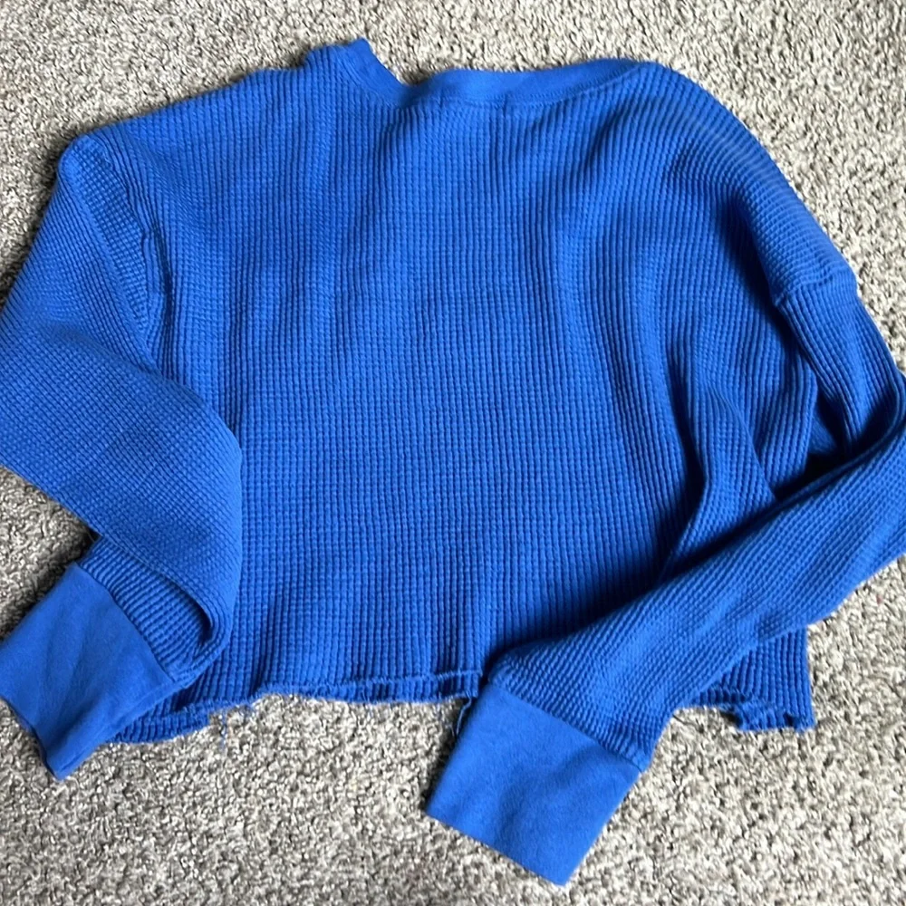 Blue top - Picture 2 of 2